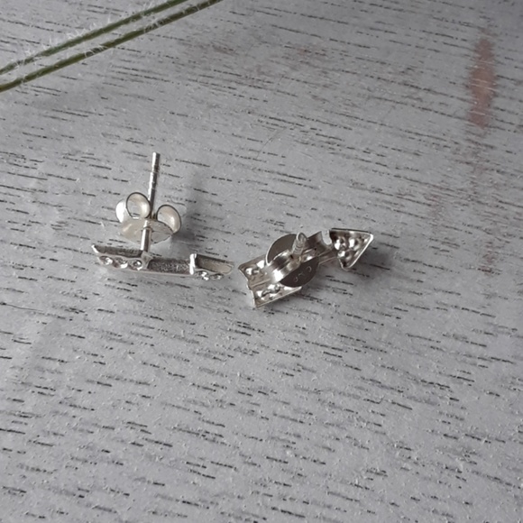 Sterling silver .925 Southwestern Boho Arrow stud earrings - Picture 3 of 4